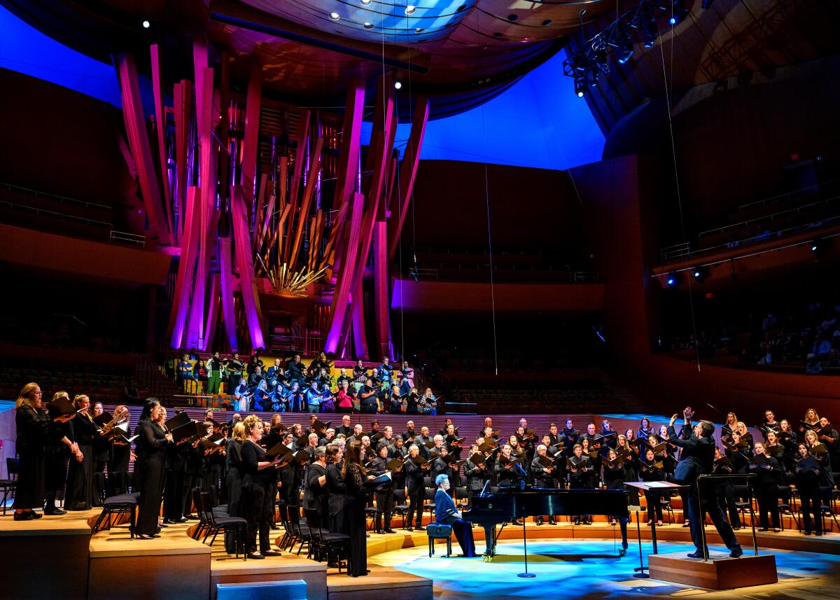 Grant Gershon conducts the Los Angeles Master Chorale at Walt Disney Concert Hall .